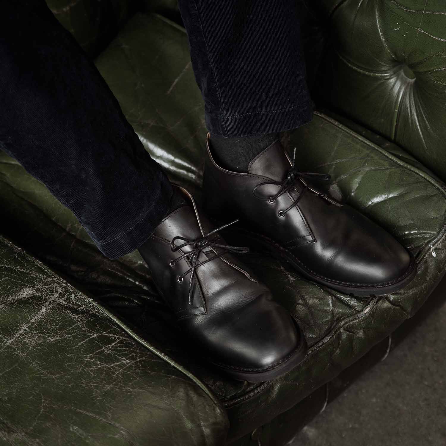 Desert boots homme en cuir noir confortable
