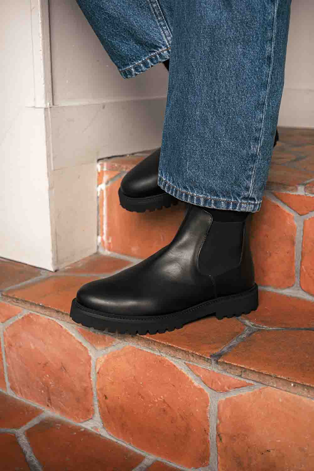 Chaussure de travail en cuir avec soutien de voûte, adaptée aux pieds plats